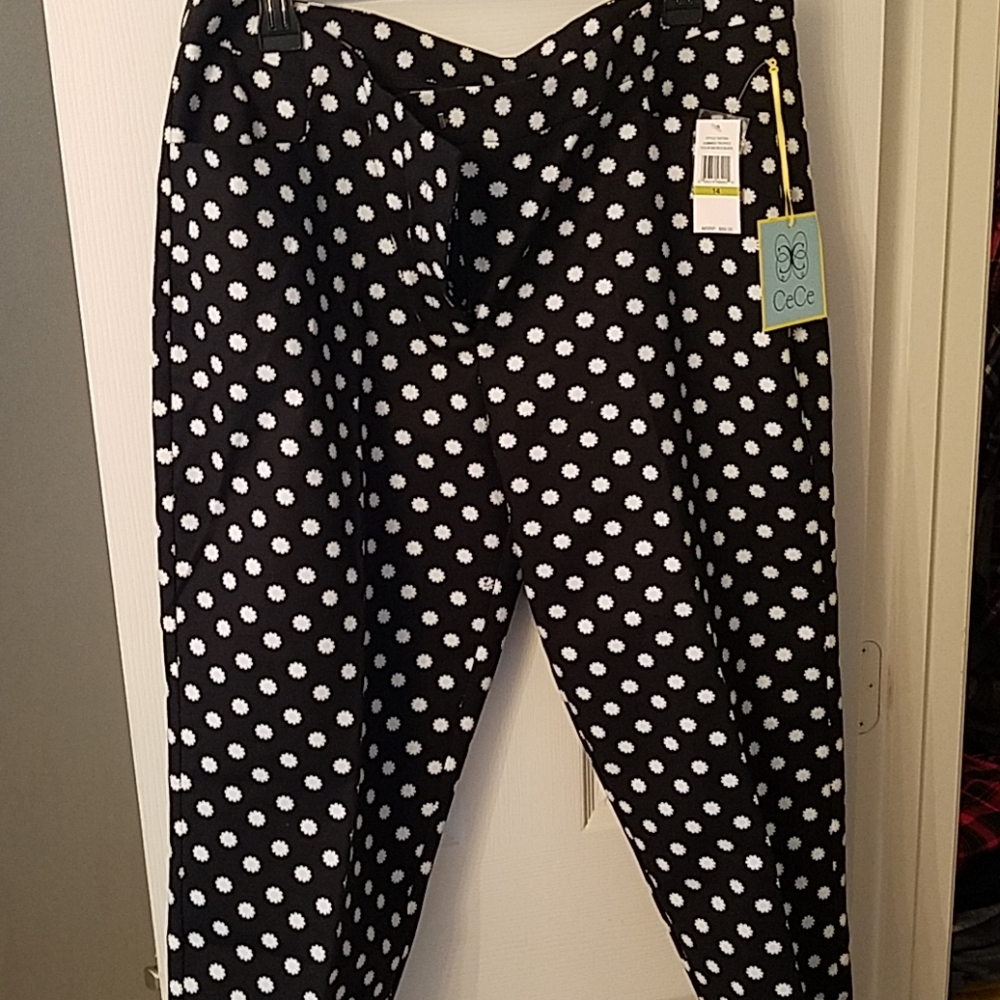 Cece Capri daisies pants